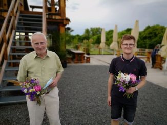 Die Kandidaten der LINKEN zur Grammetalwahl Helmut Richter (links) und Felix Ehrich (rechts) in Utzberg